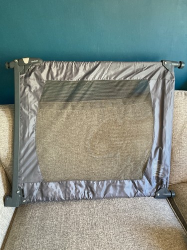 Lindam pressure fit - fit, travel